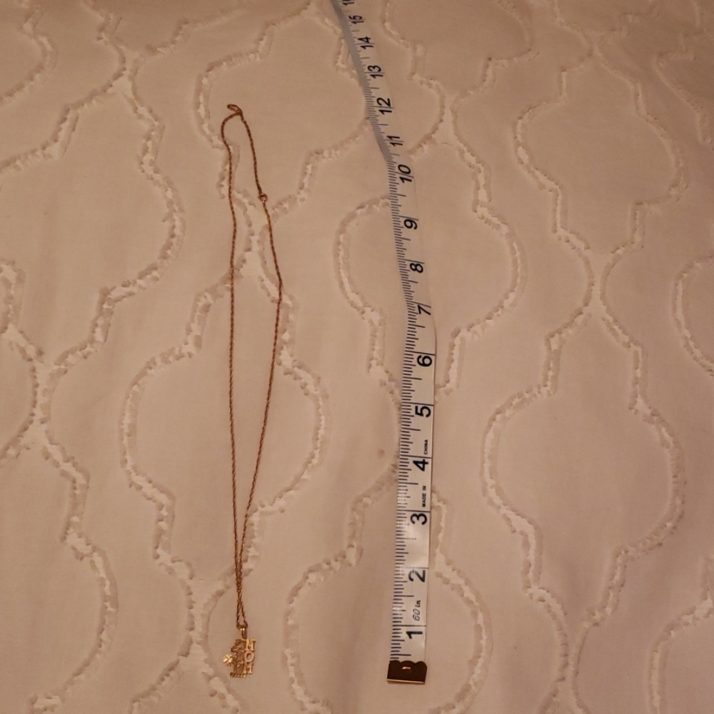 14k gold chain and #1 mom pendant